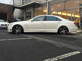 事故車のベンツS65の板金